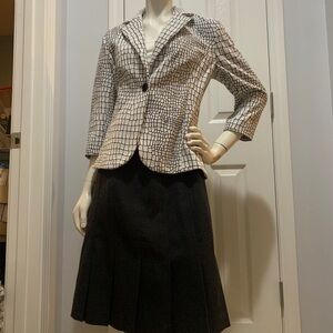 Perfect 80’s Dark Grey Wool Pleated Skirt! Doncaster sz. 8 lined Made in the USA